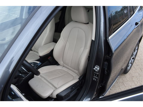 BMW X1 sDrive20i VDL Nedcar Edition 192 PK | NL-Auto | HUD | Pano.dak | DAB | Afn.trekhaak | Camera | Vol | Unieke km.stand