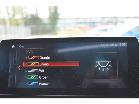 BMW X1 sDrive20i VDL Nedcar Edition 192 PK | NL-Auto | HUD | Pano.dak | DAB | Afn.trekhaak | Camera | Vol | Unieke km.stand