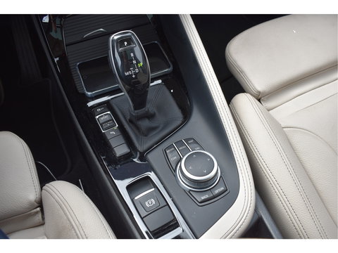 BMW X1 sDrive20i VDL Nedcar Edition 192 PK | NL-Auto | HUD | Pano.dak | DAB | Afn.trekhaak | Camera | Vol | Unieke km.stand