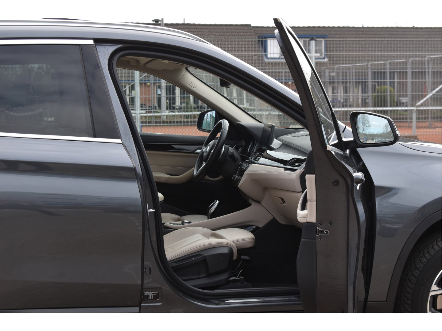 BMW X1 sDrive20i VDL Nedcar Edition 192 PK | NL-Auto | HUD | Pano.dak | DAB | Afn.trekhaak | Camera | Vol | Unieke km.stand