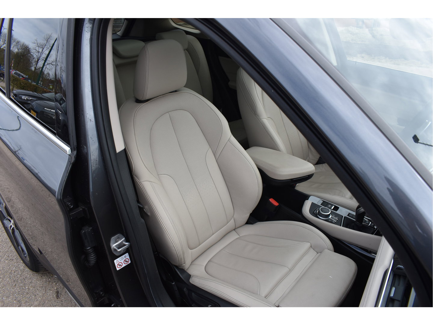 BMW X1 sDrive20i VDL Nedcar Edition 192 PK | NL-Auto | HUD | Pano.dak | DAB | Afn.trekhaak | Camera | Vol | Unieke km.stand