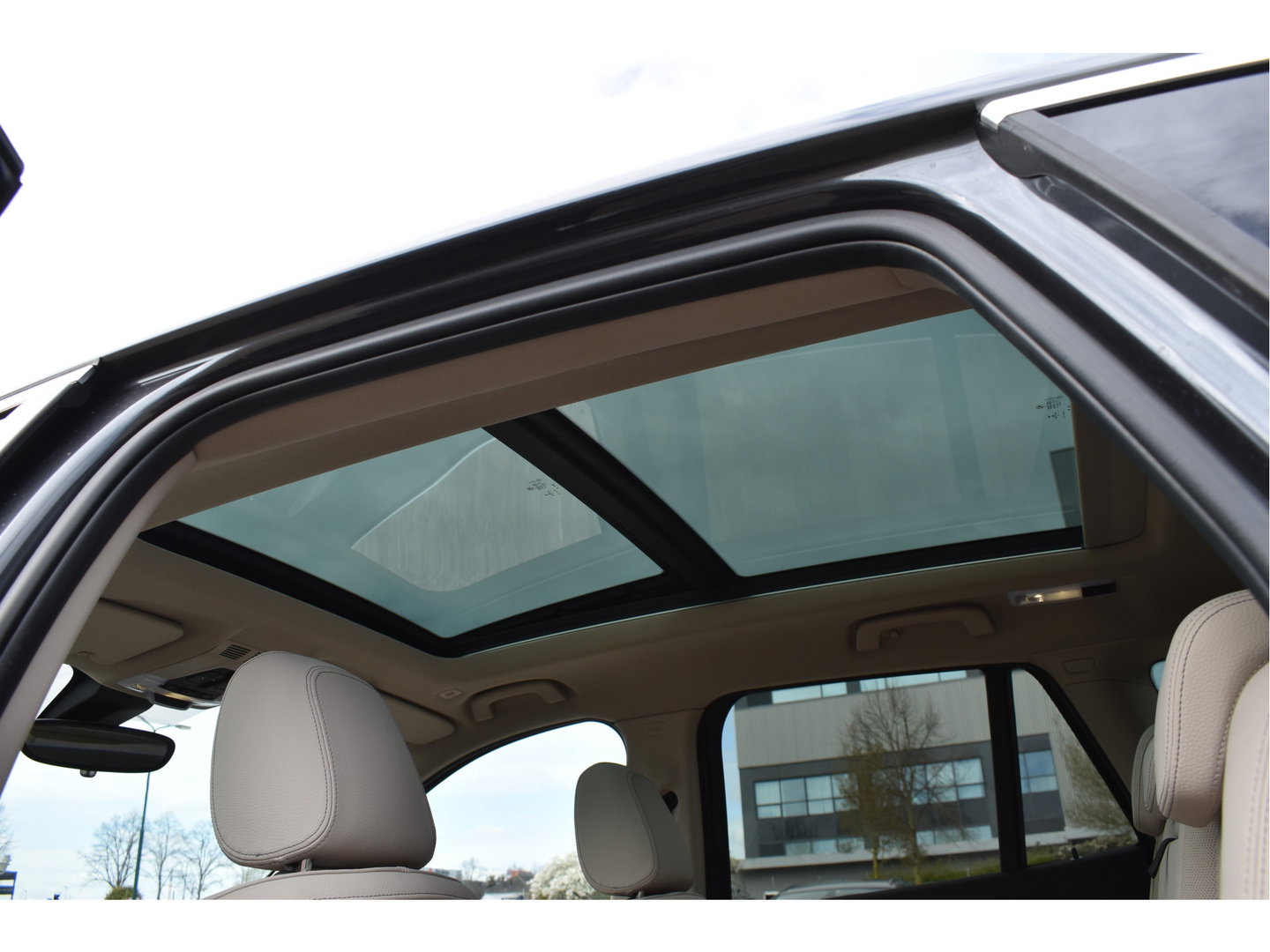 BMW X1 sDrive20i VDL Nedcar Edition 192 PK | NL-Auto | HUD | Pano.dak | DAB | Afn.trekhaak | Camera | Vol | Unieke km.stand