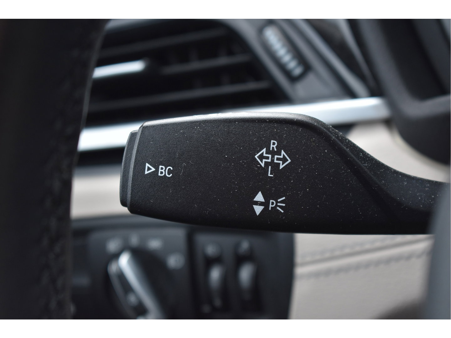 BMW X1 sDrive20i VDL Nedcar Edition 192 PK | NL-Auto | HUD | Pano.dak | DAB | Afn.trekhaak | Camera | Vol | Unieke km.stand