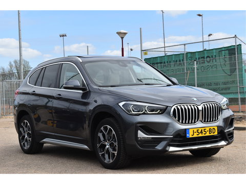 BMW X1 sDrive20i VDL Nedcar Edition 192 PK | NL-Auto | HUD | Pano.dak | DAB | Afn.trekhaak | Camera | Vol | Unieke km.stand