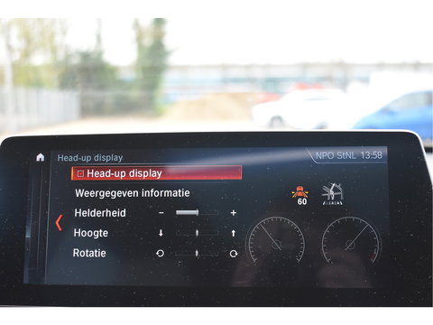 BMW X1 sDrive20i VDL Nedcar Edition 192 PK | NL-Auto | HUD | Pano.dak | DAB | Afn.trekhaak | Camera | Vol | Unieke km.stand