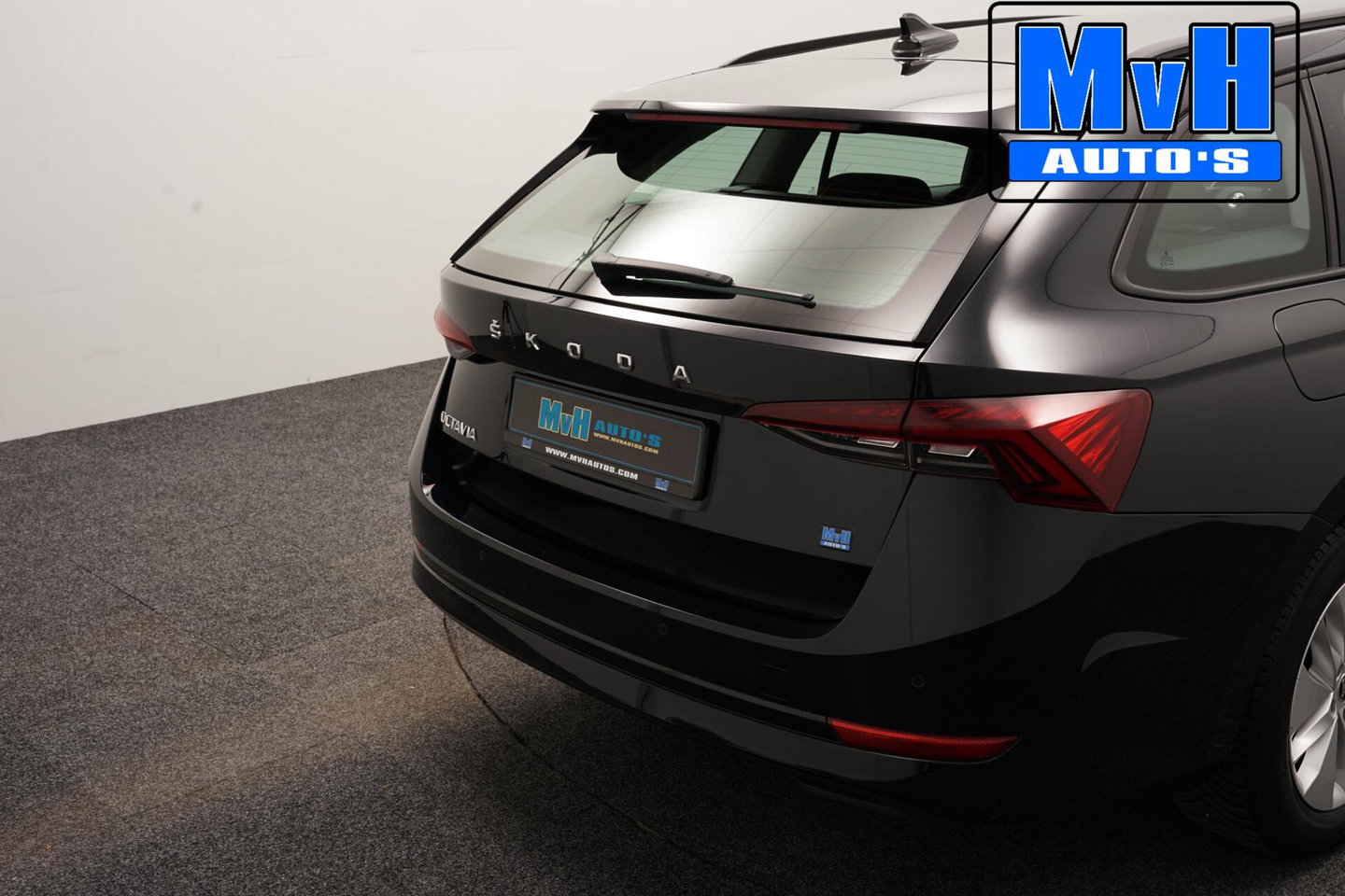 Škoda Octavia Combi 1.0 TSI Business Edition|VIRTUAL|LED|NAP