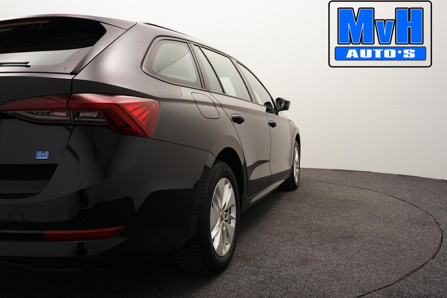 Škoda Octavia Combi 1.0 TSI Business Edition|VIRTUAL|LED|NAP