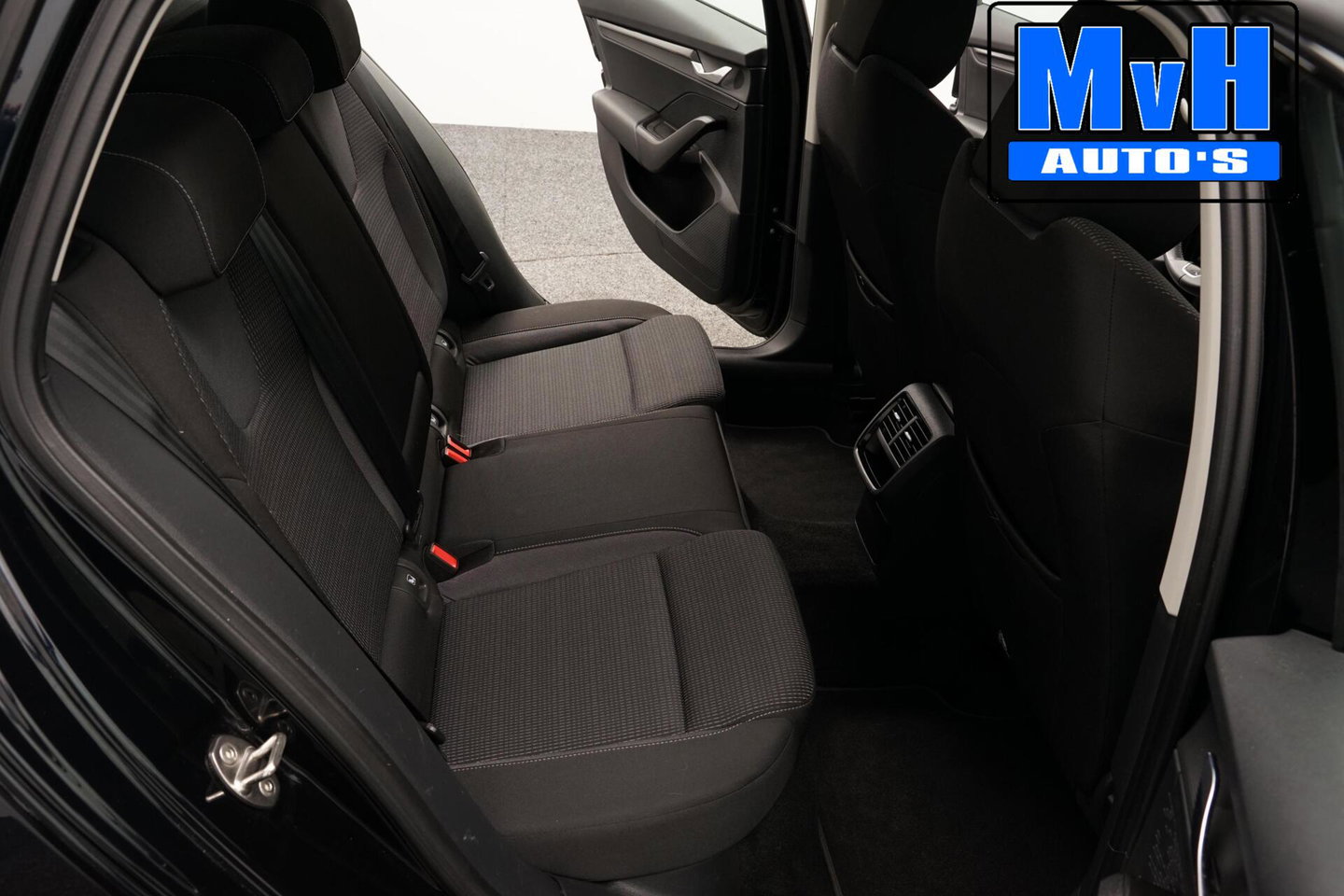 Škoda Octavia Combi 1.0 TSI Business Edition|VIRTUAL|LED|NAP