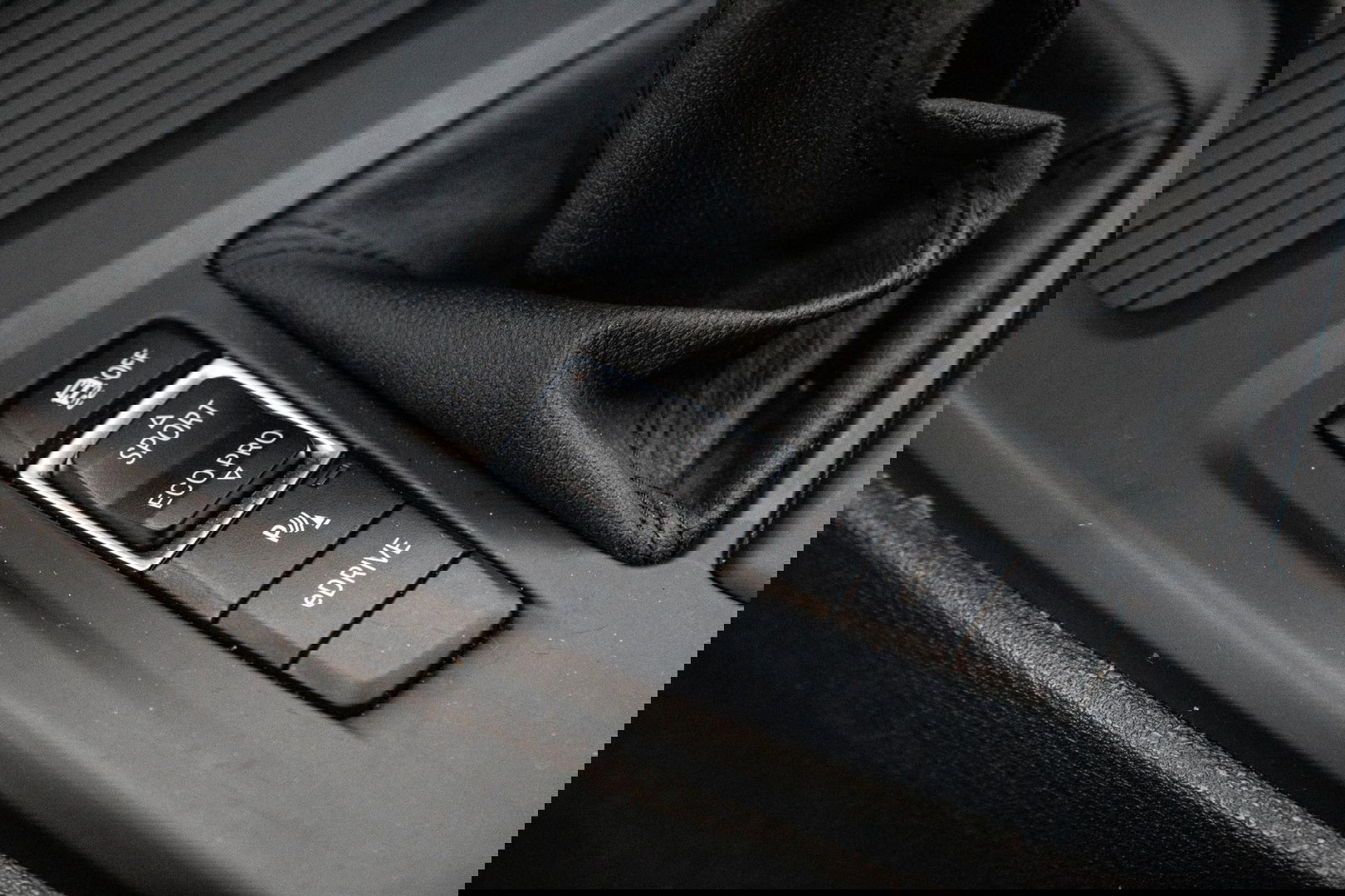 BMW X1 xDrive25e Executive CAMERA / CARPLAY / HEAD UP DISPLAY / LEDER / LED / CRUISE CONTROLE / STOELVERWARMING