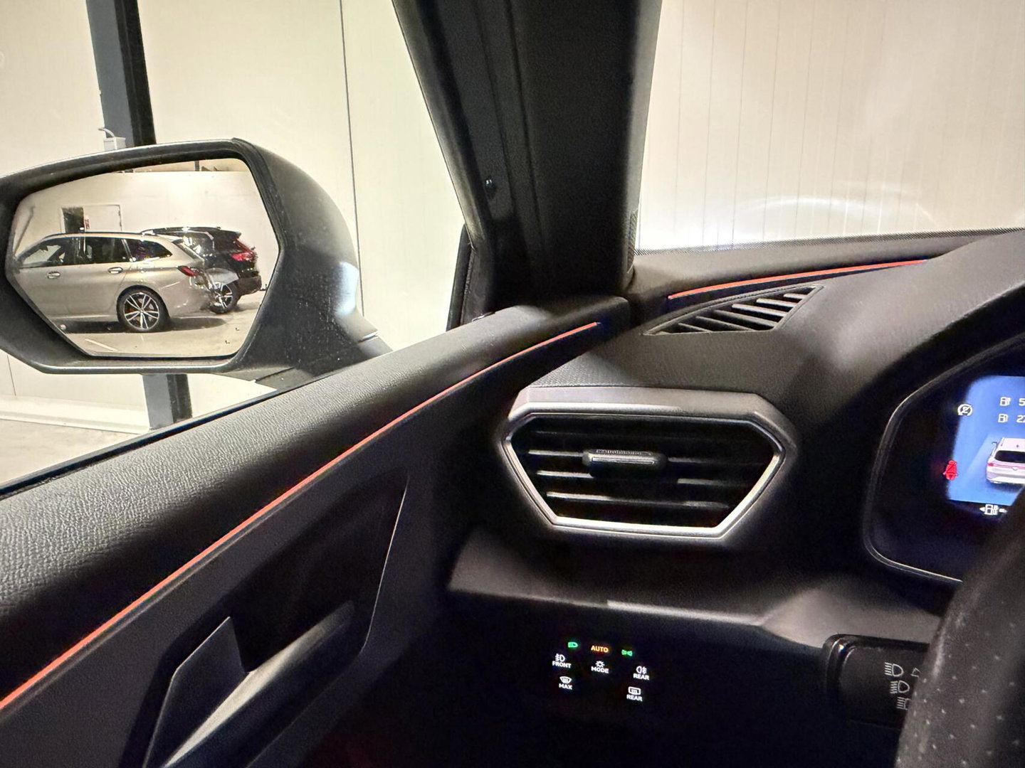 SEAT Leon Sportstourer Seat Leon 1.4 TSI eHybrid PHEV FR Pano Stoelverwarming Sfeer