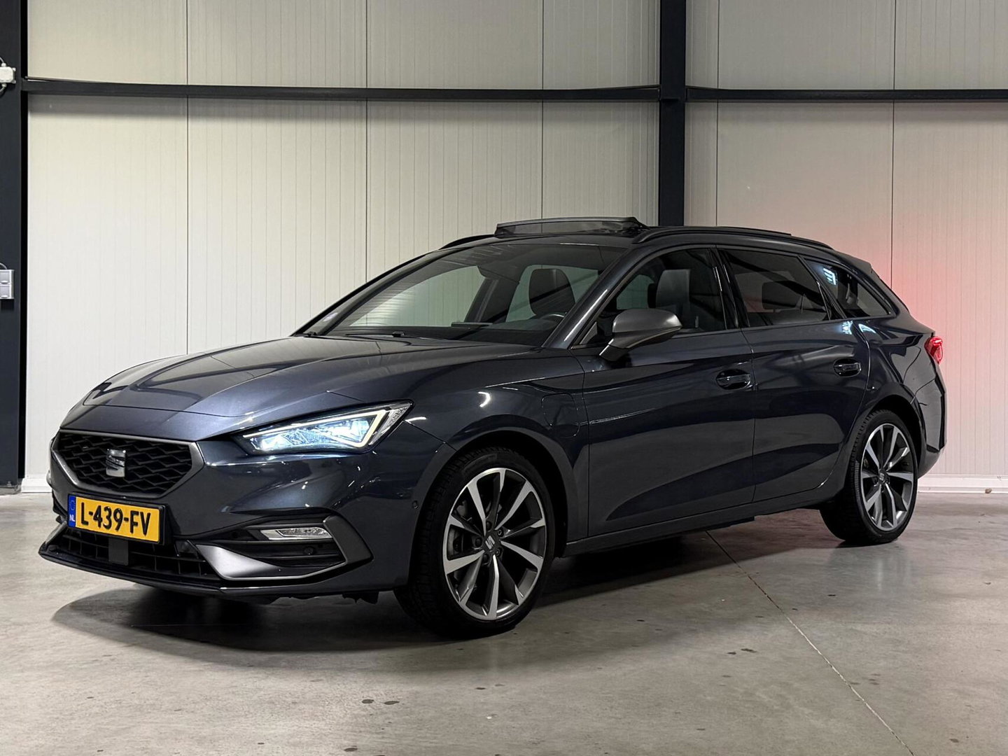 SEAT Leon Sportstourer Seat Leon 1.4 TSI eHybrid PHEV FR Pano Stoelverwarming Sfeer