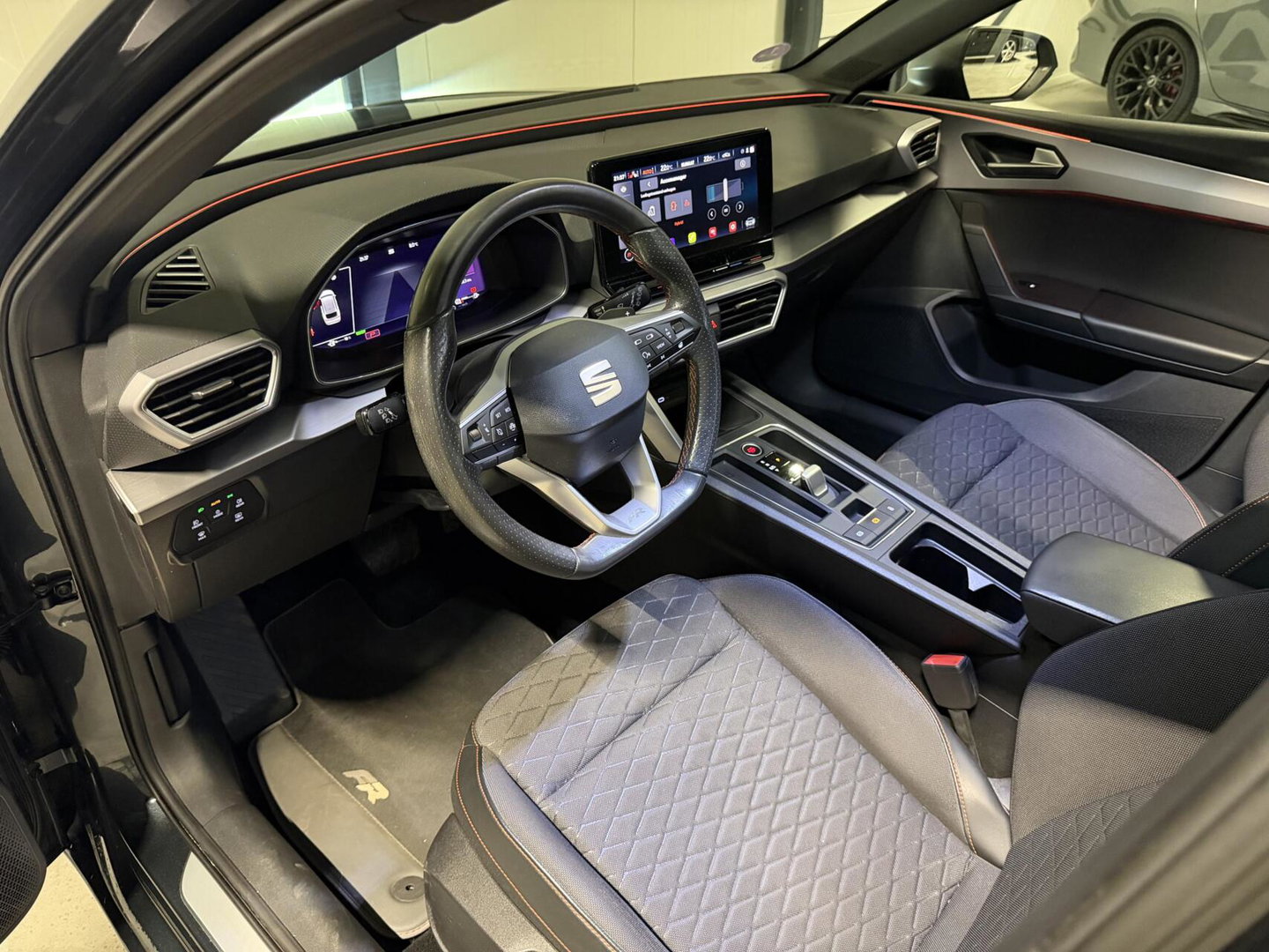 SEAT Leon Sportstourer Seat Leon 1.4 TSI eHybrid PHEV FR Pano Stoelverwarming Sfeer