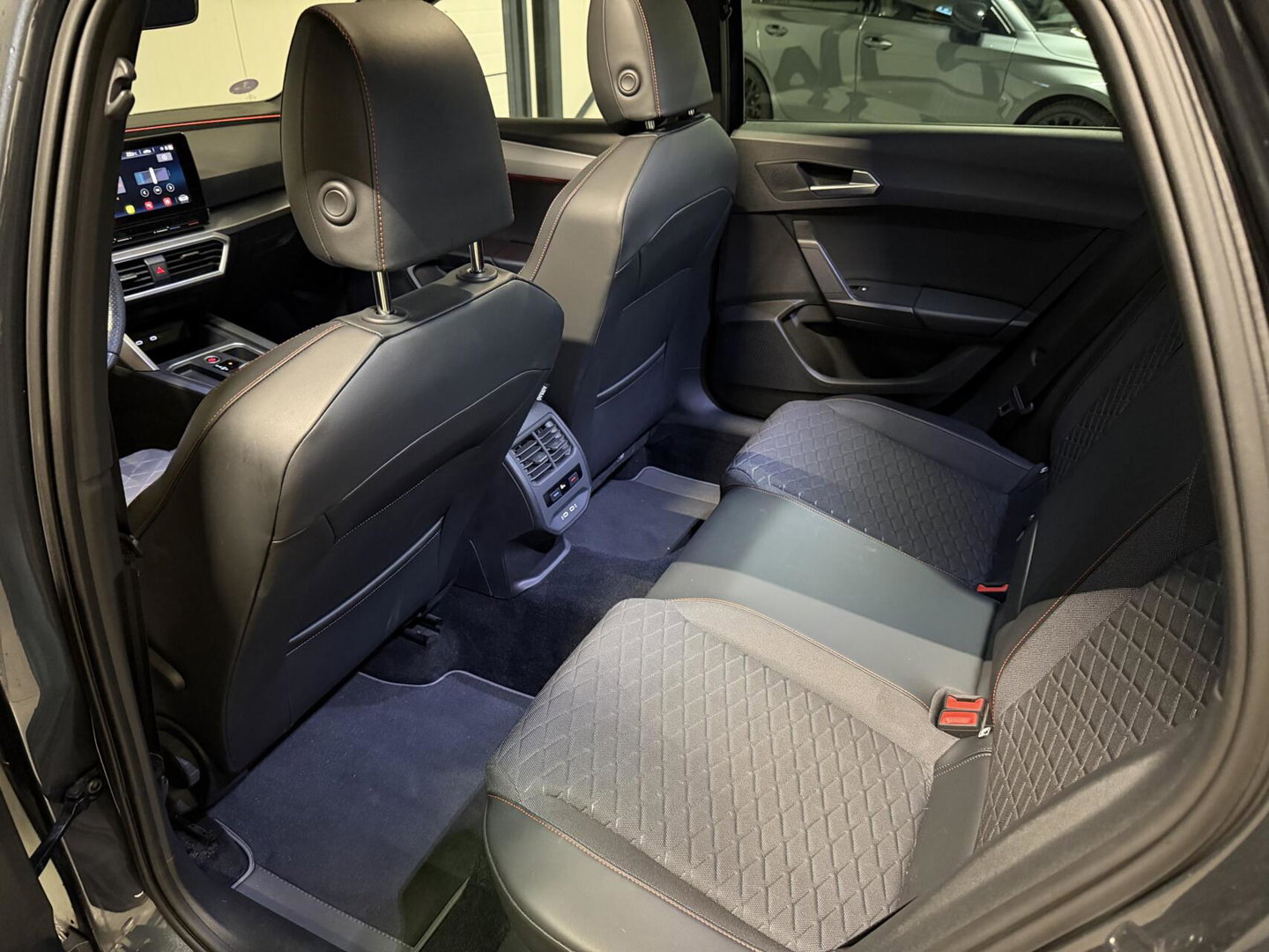 SEAT Leon Sportstourer Seat Leon 1.4 TSI eHybrid PHEV FR Pano Stoelverwarming Sfeer