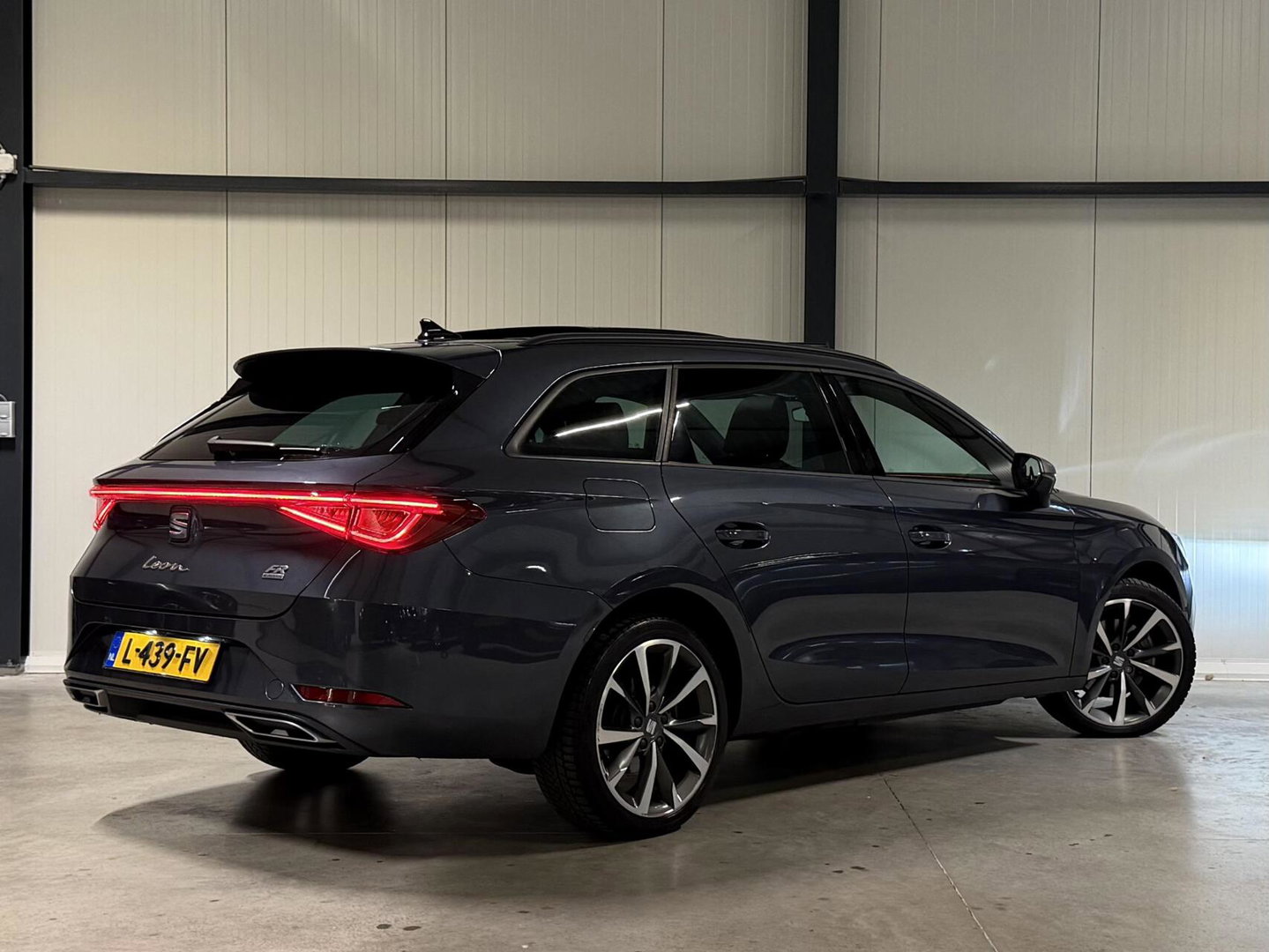 SEAT Leon Sportstourer Seat Leon 1.4 TSI eHybrid PHEV FR Pano Stoelverwarming Sfeer