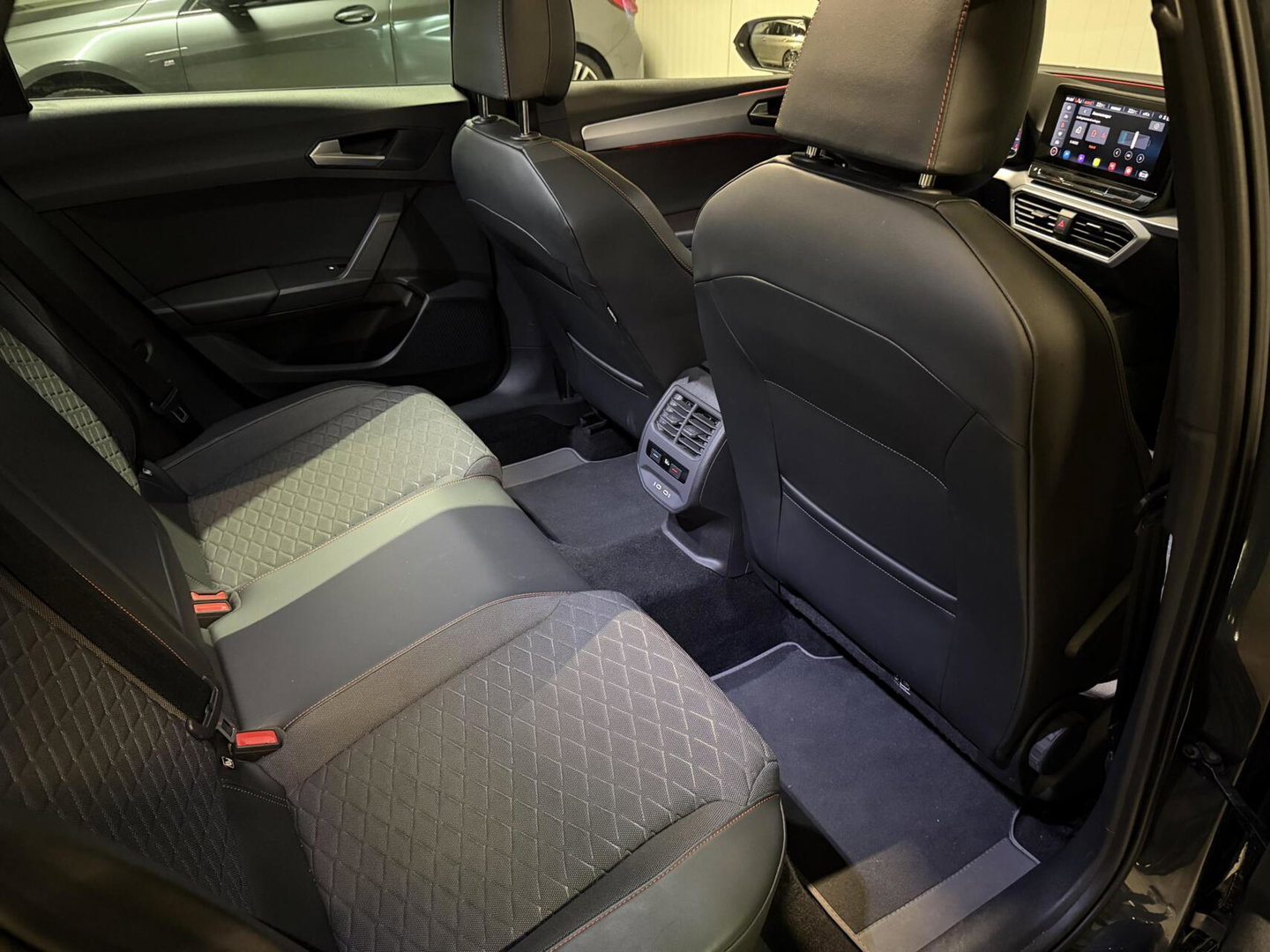 SEAT Leon Sportstourer Seat Leon 1.4 TSI eHybrid PHEV FR Pano Stoelverwarming Sfeer