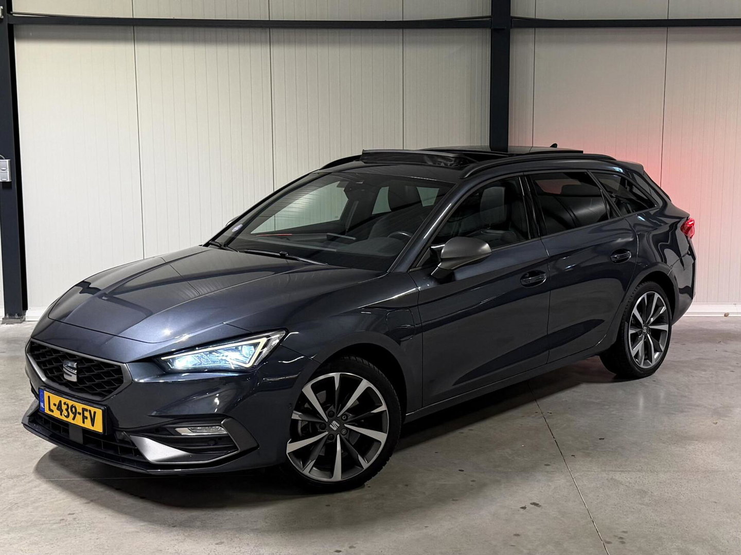 SEAT Leon Sportstourer Seat Leon 1.4 TSI eHybrid PHEV FR Pano Stoelverwarming Sfeer