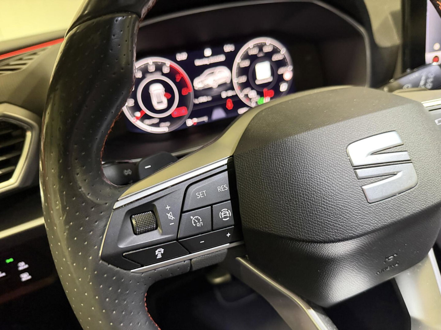 SEAT Leon Sportstourer Seat Leon 1.5 eTSI FR 150PK Virtual Sfeer Trekhaak Carplay