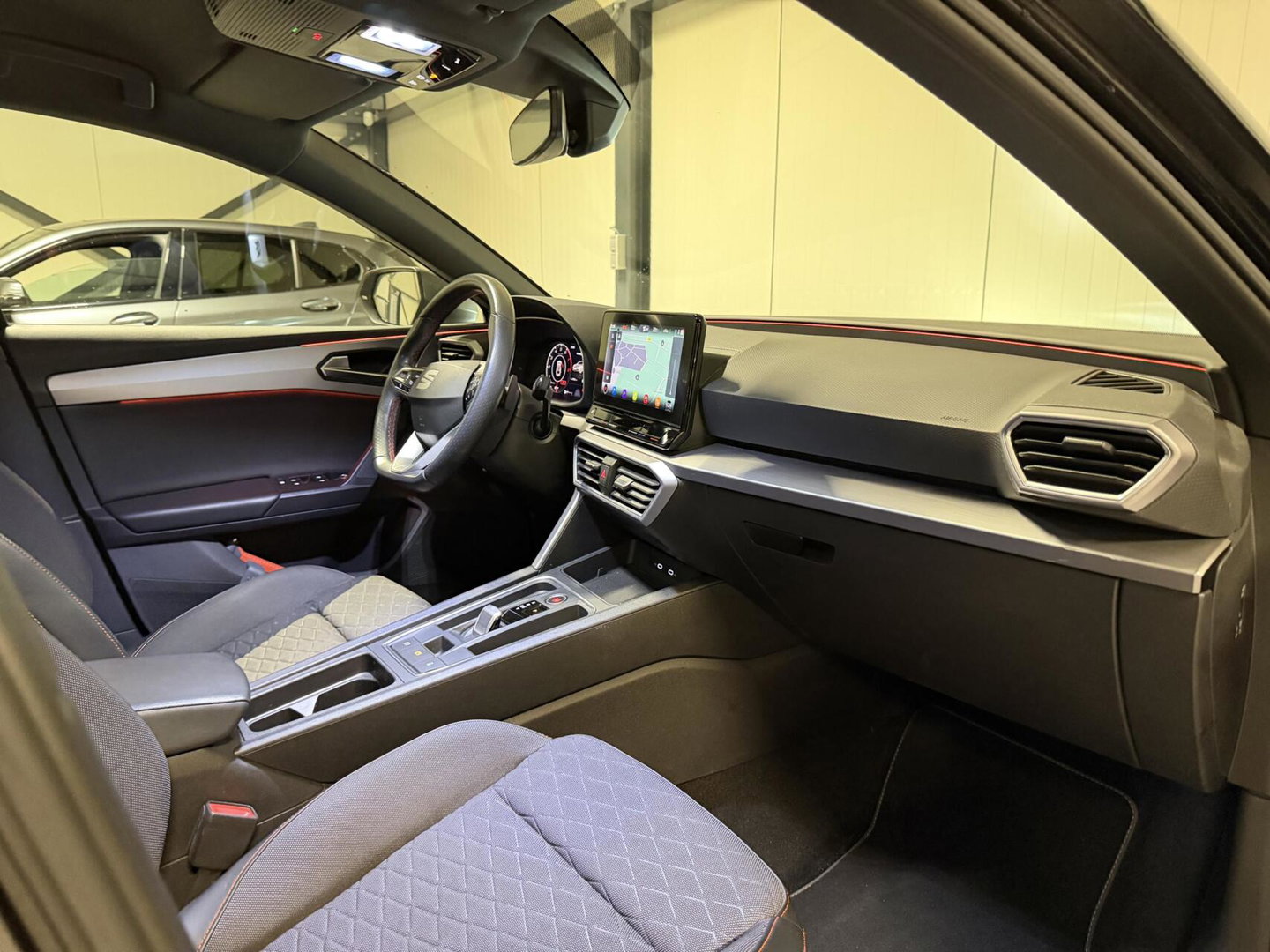 SEAT Leon Sportstourer Seat Leon 1.5 eTSI FR 150PK Virtual Sfeer Trekhaak Carplay