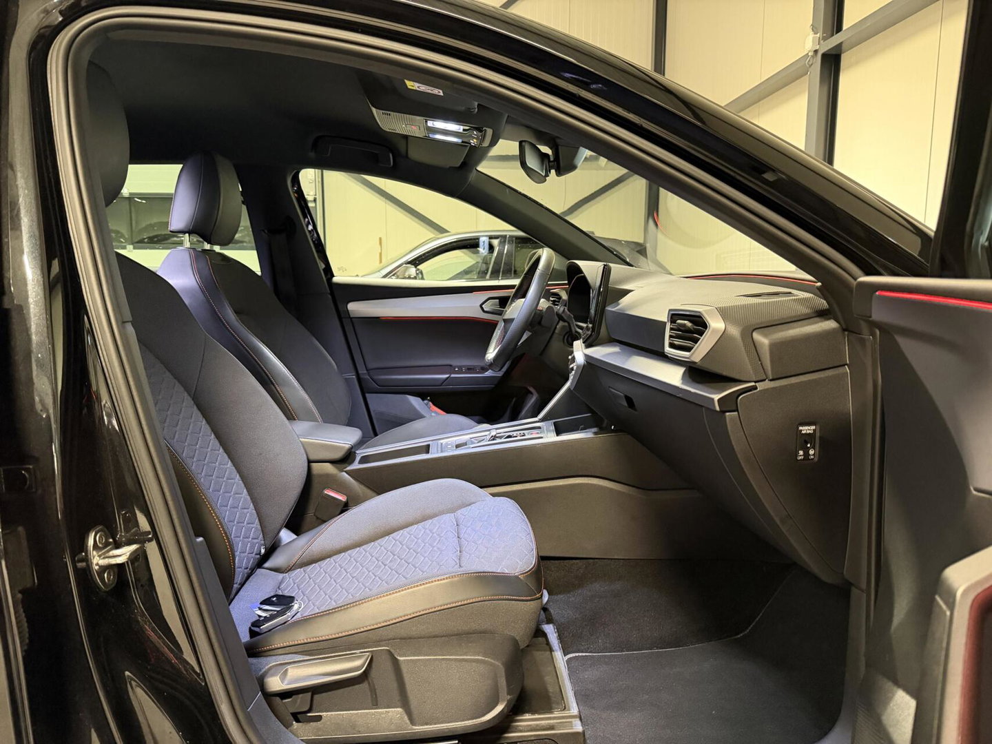 SEAT Leon Sportstourer Seat Leon 1.5 eTSI FR 150PK Virtual Sfeer Trekhaak Carplay