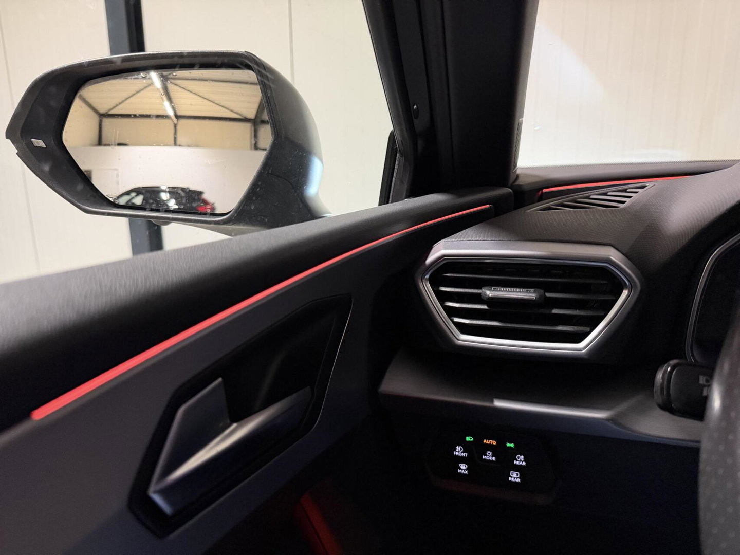 SEAT Leon Sportstourer Seat Leon 1.5 eTSI FR 150PK Virtual Sfeer Trekhaak Carplay