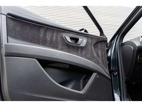 SEAT Leon ST 2.0 TSI CUPRA 300 4DRIVE PANO BEATS CAMERA DAB+