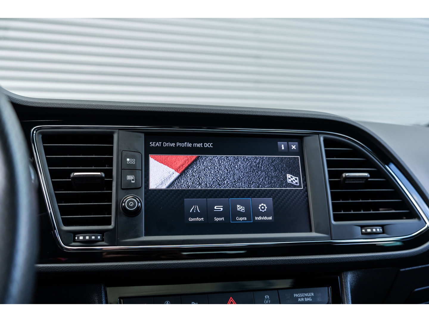 SEAT Leon ST 2.0 TSI CUPRA 300 4DRIVE PANO BEATS CAMERA DAB+