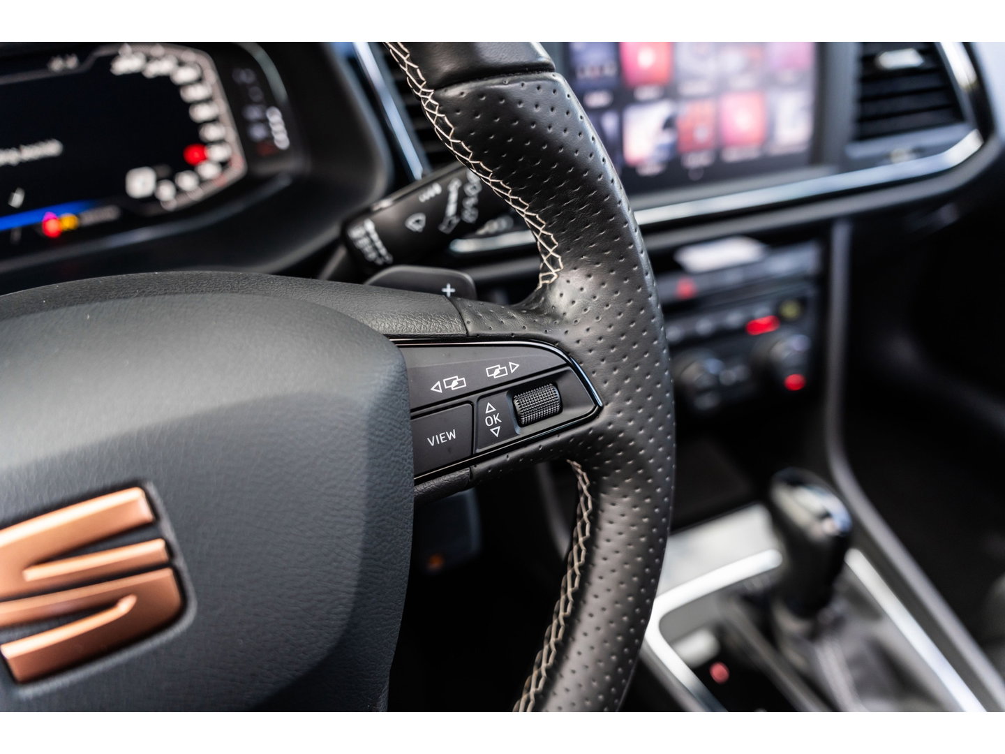 SEAT Leon ST 2.0 TSI CUPRA 300 4DRIVE PANO BEATS CAMERA DAB+