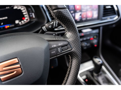 SEAT Leon ST 2.0 TSI CUPRA 300 4DRIVE PANO BEATS CAMERA DAB+
