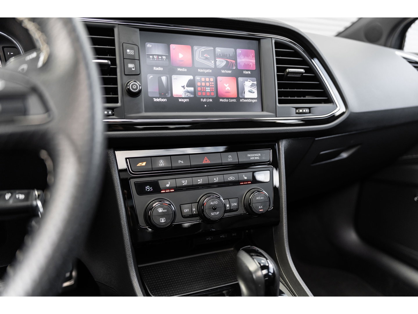 SEAT Leon ST 2.0 TSI CUPRA 300 4DRIVE PANO BEATS CAMERA DAB+