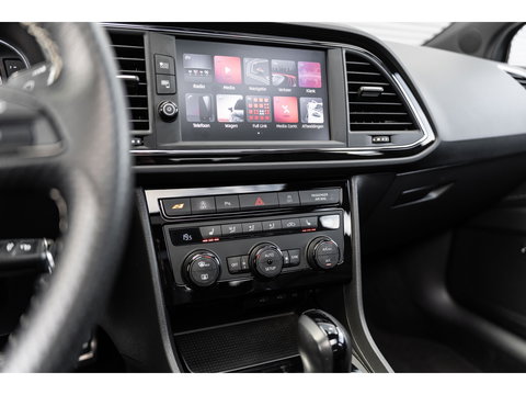 SEAT Leon ST 2.0 TSI CUPRA 300 4DRIVE PANO BEATS CAMERA DAB+