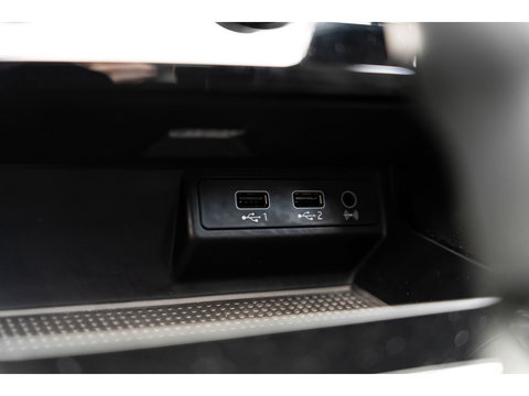 SEAT Leon ST 2.0 TSI CUPRA 300 4DRIVE PANO BEATS CAMERA DAB+