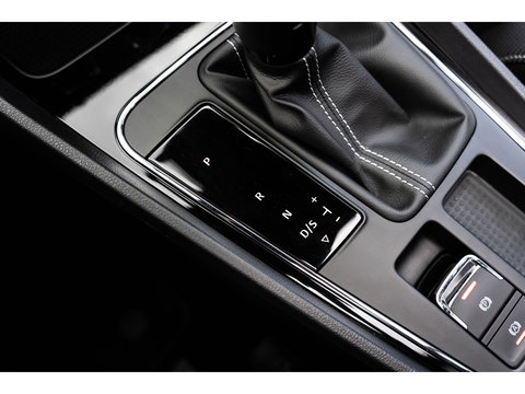 SEAT Leon ST 2.0 TSI CUPRA 300 4DRIVE PANO BEATS CAMERA DAB+