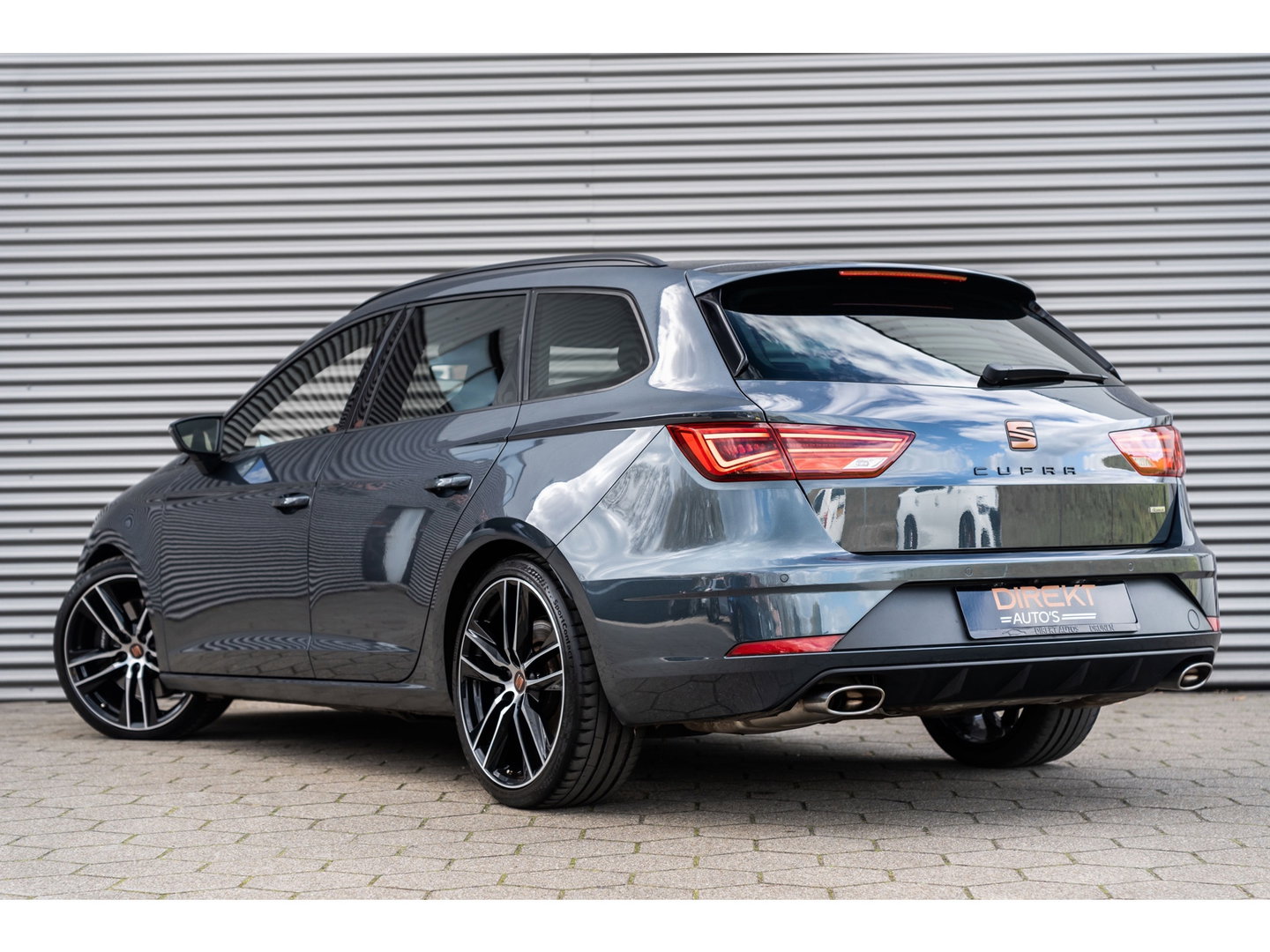SEAT Leon ST 2.0 TSI CUPRA 300 4DRIVE PANO BEATS CAMERA DAB+