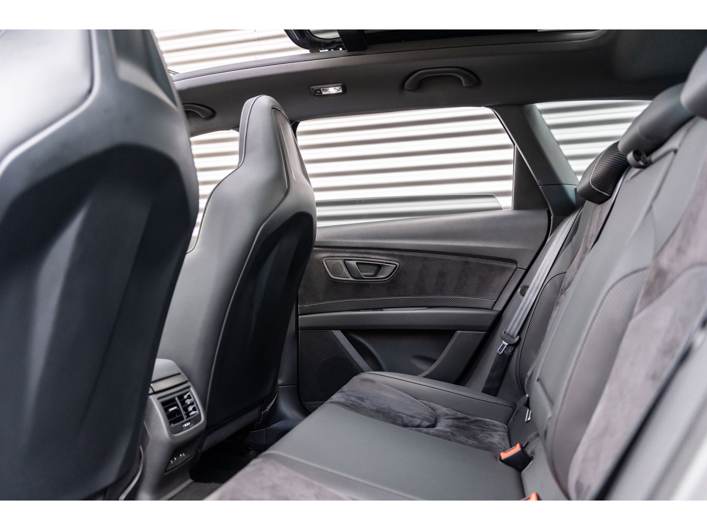 SEAT Leon ST 2.0 TSI CUPRA 300 4DRIVE PANO BEATS CAMERA DAB+