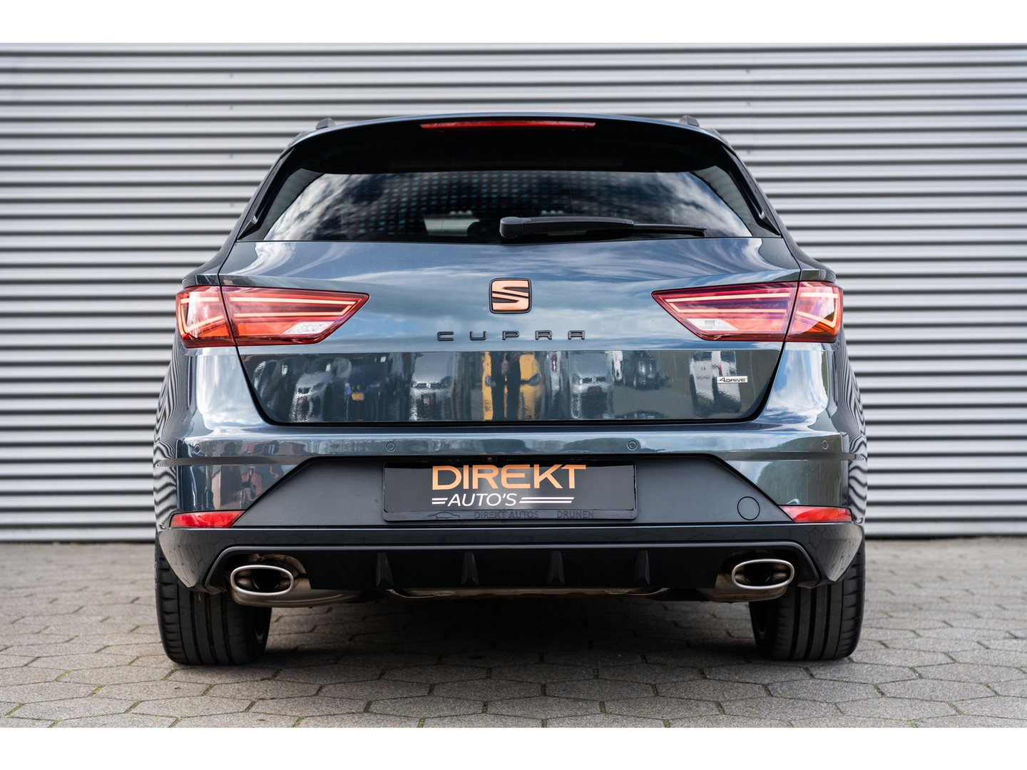 SEAT Leon ST 2.0 TSI CUPRA 300 4DRIVE PANO BEATS CAMERA DAB+