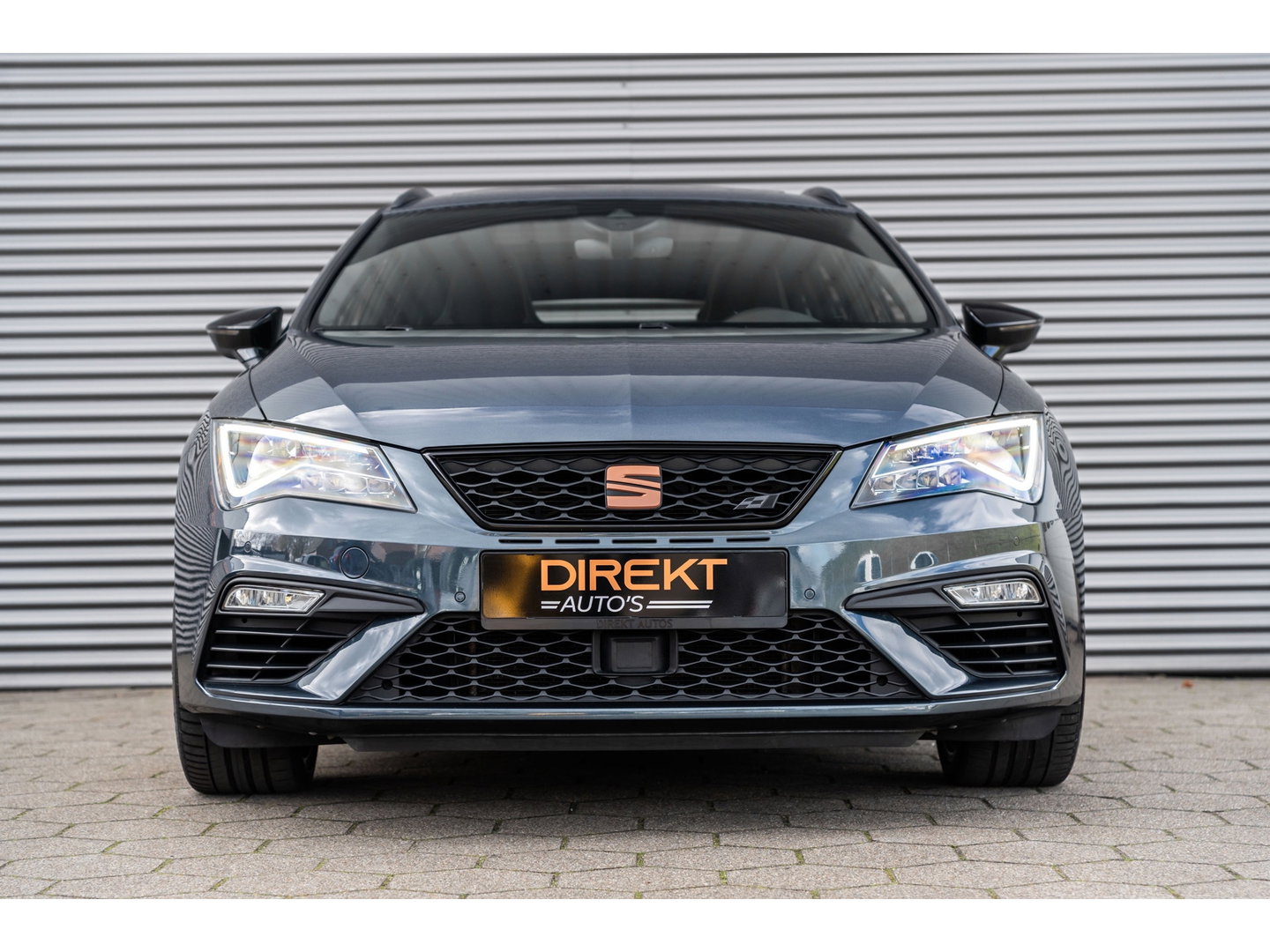 SEAT Leon ST 2.0 TSI CUPRA 300 4DRIVE PANO BEATS CAMERA DAB+