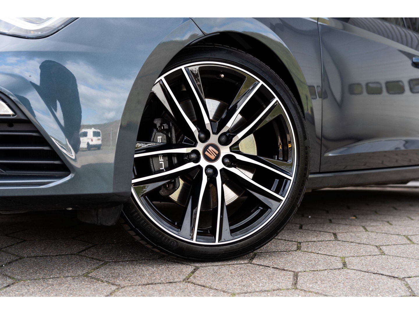 SEAT Leon ST 2.0 TSI CUPRA 300 4DRIVE PANO BEATS CAMERA DAB+