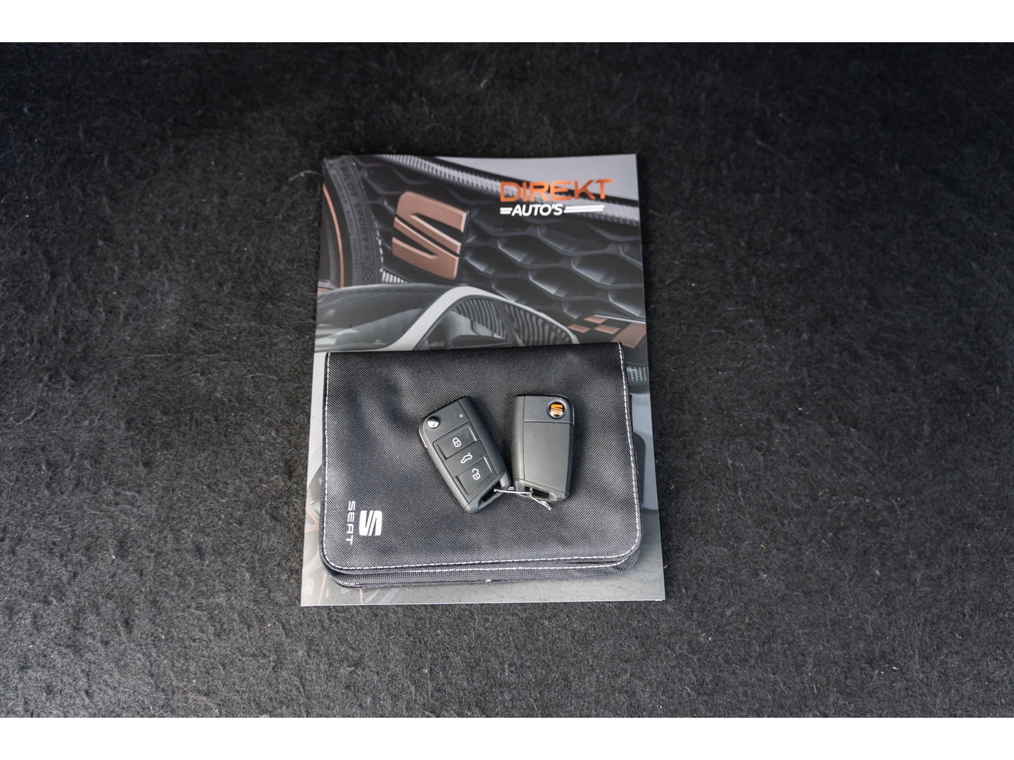 SEAT Leon ST 2.0 TSI CUPRA 300 4DRIVE PANO BEATS CAMERA DAB+