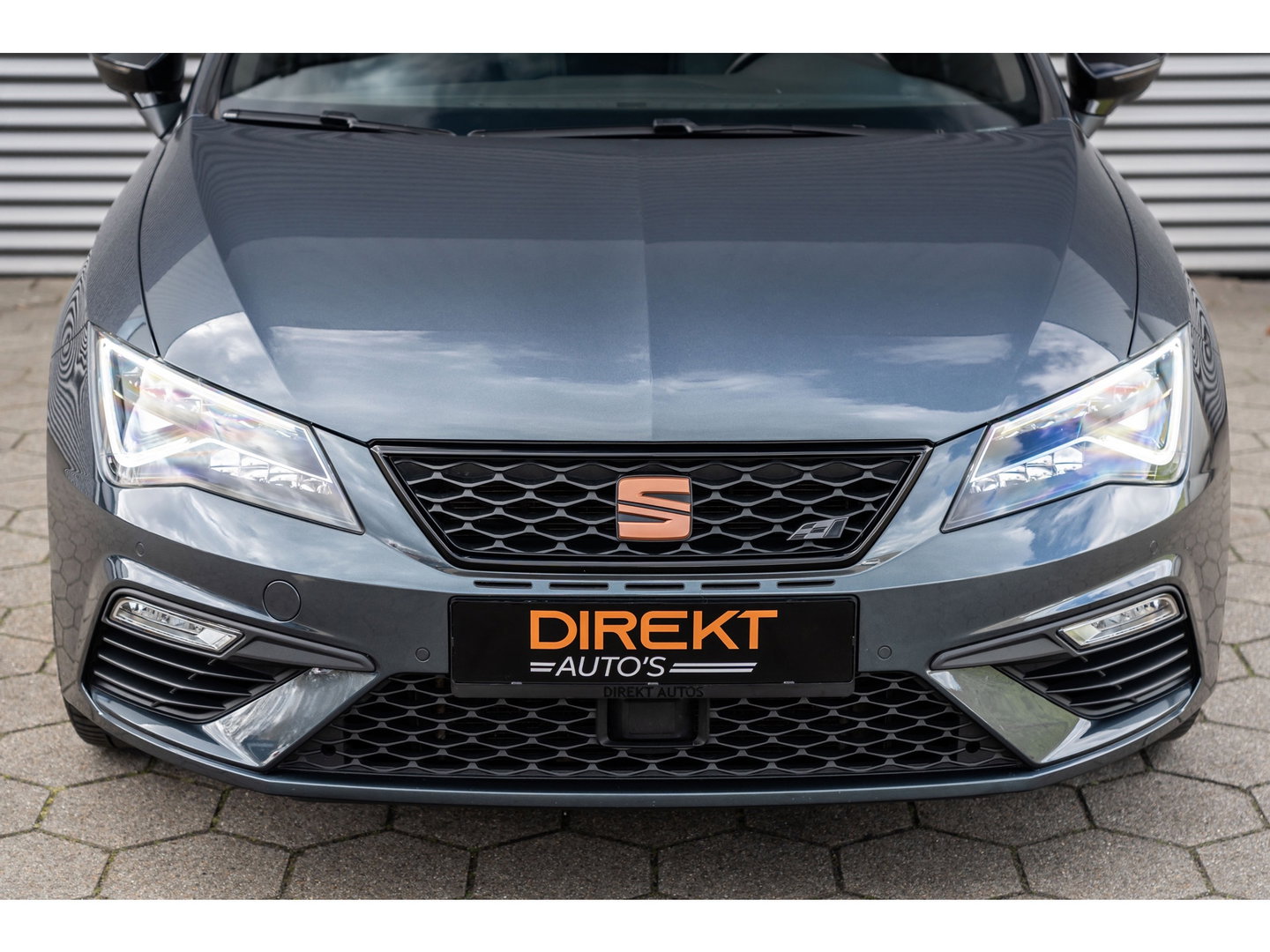 SEAT Leon ST 2.0 TSI CUPRA 300 4DRIVE PANO BEATS CAMERA DAB+