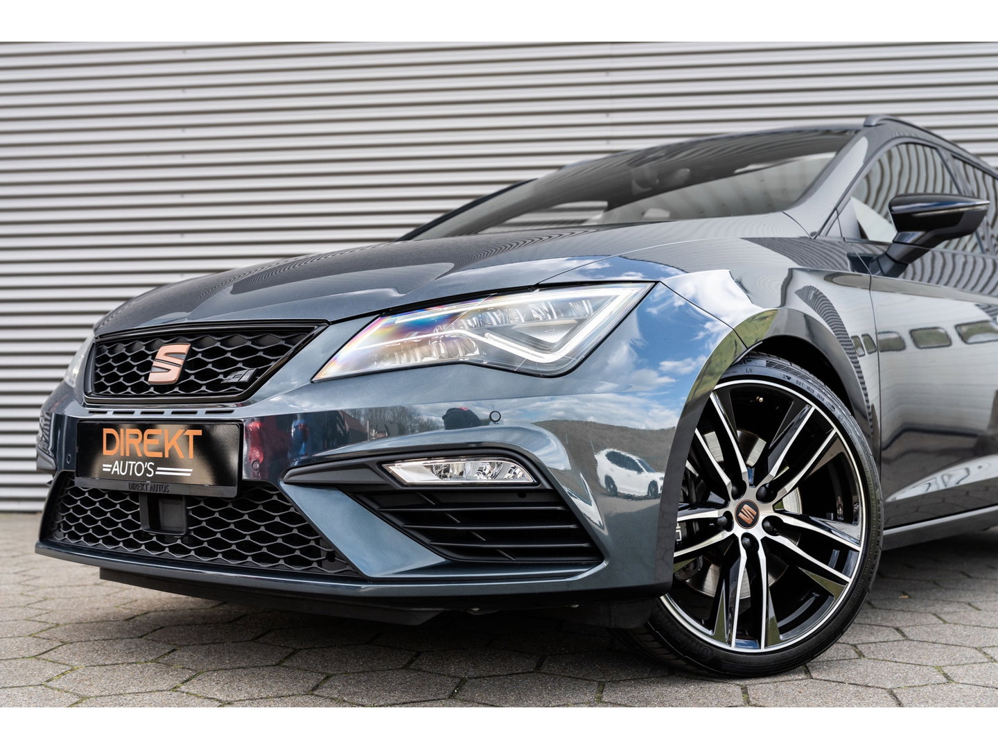SEAT Leon ST 2.0 TSI CUPRA 300 4DRIVE PANO BEATS CAMERA DAB+