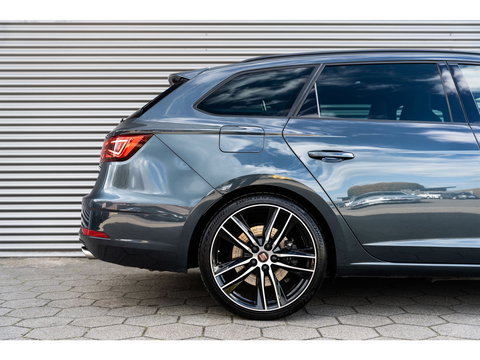 SEAT Leon ST 2.0 TSI CUPRA 300 4DRIVE PANO BEATS CAMERA DAB+