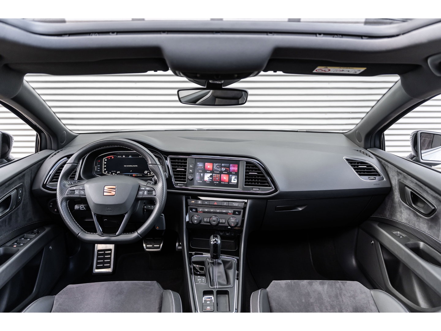 SEAT Leon ST 2.0 TSI CUPRA 300 4DRIVE PANO BEATS CAMERA DAB+