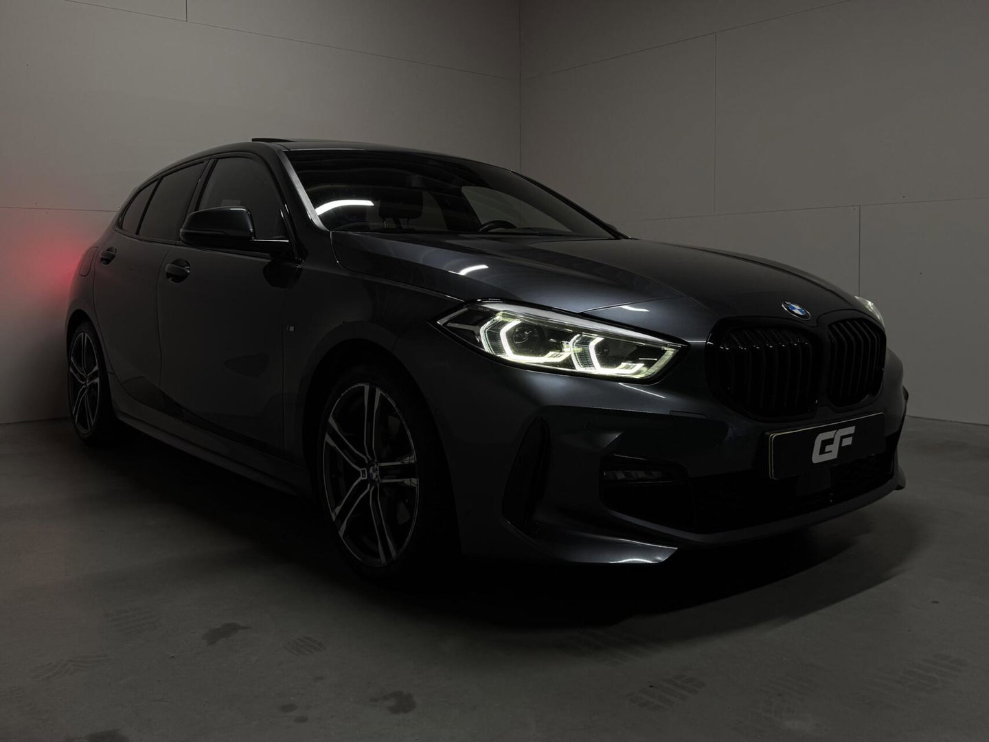 BMW 1 Serie 118i M-Sport Pano H/K Leer Sfeer Carplay NAP