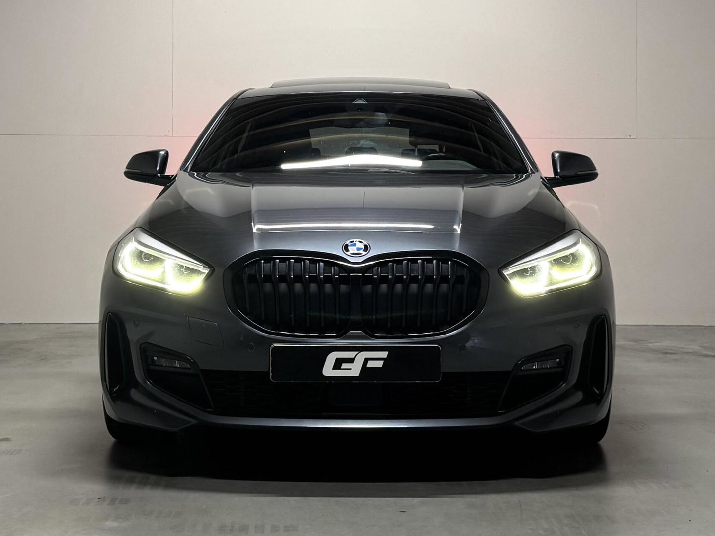 BMW 1 Serie 118i M-Sport Pano H/K Leer Sfeer Carplay NAP