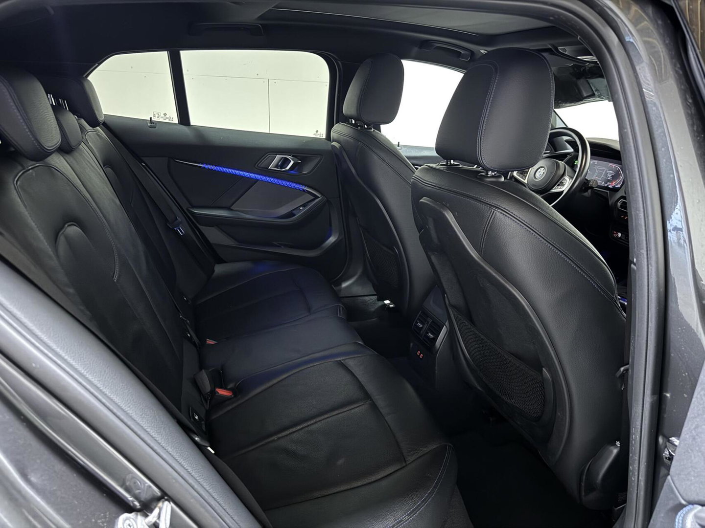 BMW 1 Serie 118i M-Sport Pano H/K Leer Sfeer Carplay NAP