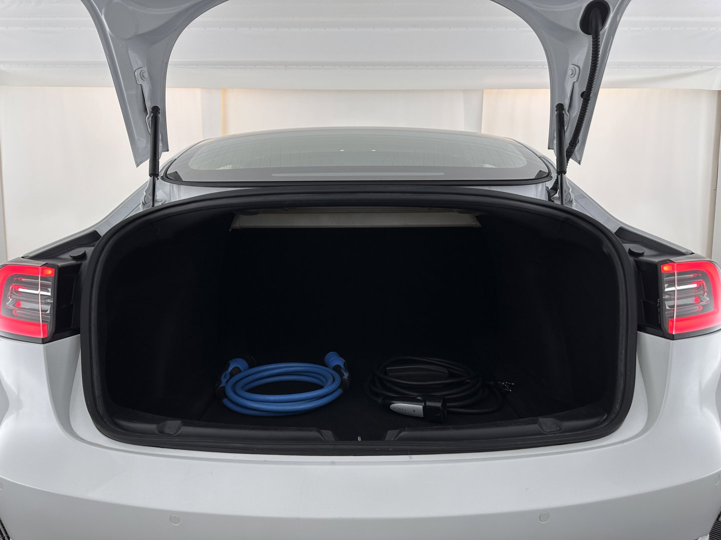 Tesla Model 3 Long Range AWD 75 kWh [ 3-Fase ] (INCL-BTW) Aut. *PANO | AUTOPILOT | LEATHER | KEYLESS | FULL-LED | MEMORY-PACK | TOPVIEW | DAB | CARPLAY | DIGI-COCKPIT | LANE-ASSIST | COMFORTSEATS | 19"ALU*