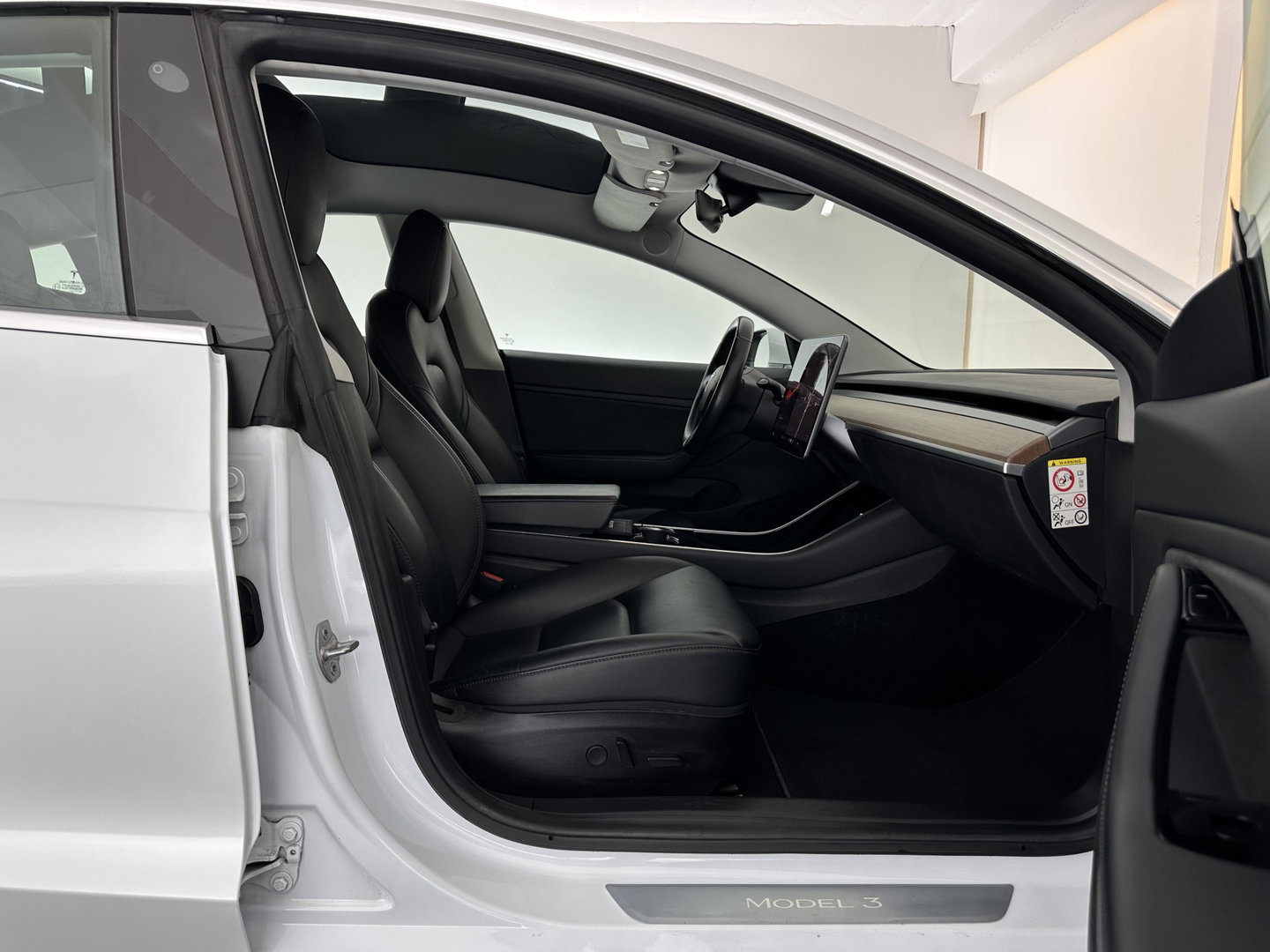 Tesla Model 3 Long Range AWD 75 kWh [ 3-Fase ] (INCL-BTW) Aut. *PANO | AUTOPILOT | LEATHER | KEYLESS | FULL-LED | MEMORY-PACK | TOPVIEW | DAB | CARPLAY | DIGI-COCKPIT | LANE-ASSIST | COMFORTSEATS | 19"ALU*