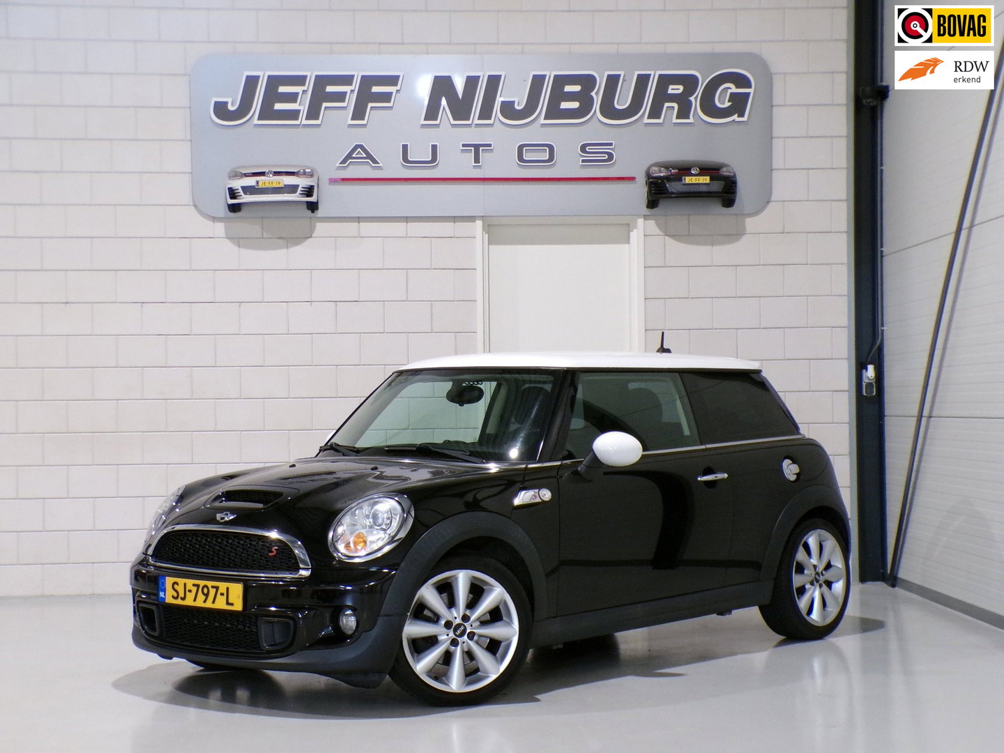 MINI Mini 1.6 Cooper S Pepper 184PK Xenon Bluetooth Navigatie Leer 17"Velgen Climatronic Cruise-control Garantie