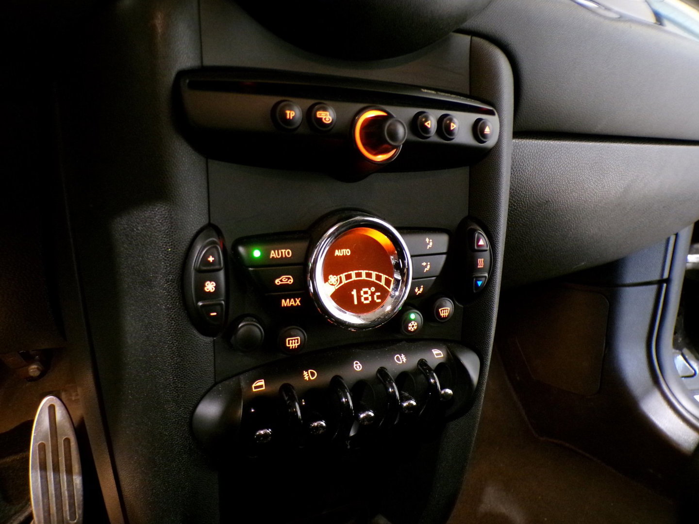 MINI Mini 1.6 Cooper S Pepper 184PK Xenon Bluetooth Navigatie Leer 17"Velgen Climatronic Cruise-control Garantie