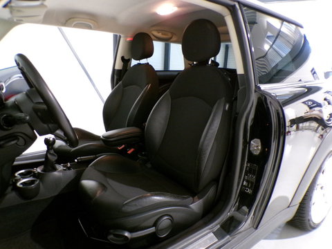 MINI Mini 1.6 Cooper S Pepper 184PK Xenon Bluetooth Navigatie Leer 17"Velgen Climatronic Cruise-control Garantie